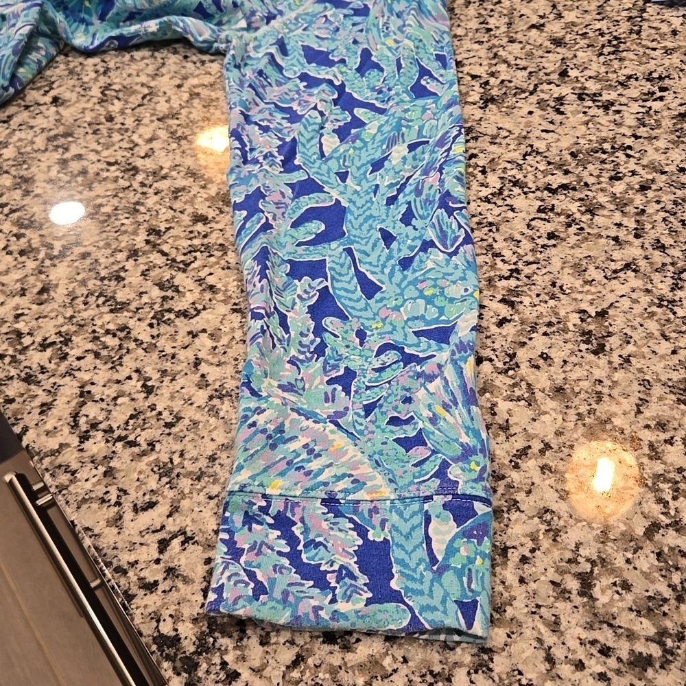 LILLY PULITZER CAPTAIN POPOVER IN " TORTUGA TIME PRINT" UPF 50+. SIZE LARGE. - Picture 9 of 10